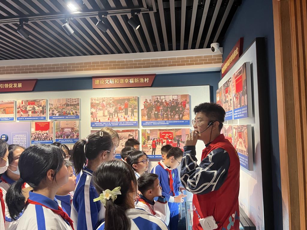 深港童心共绘渔村新篇
