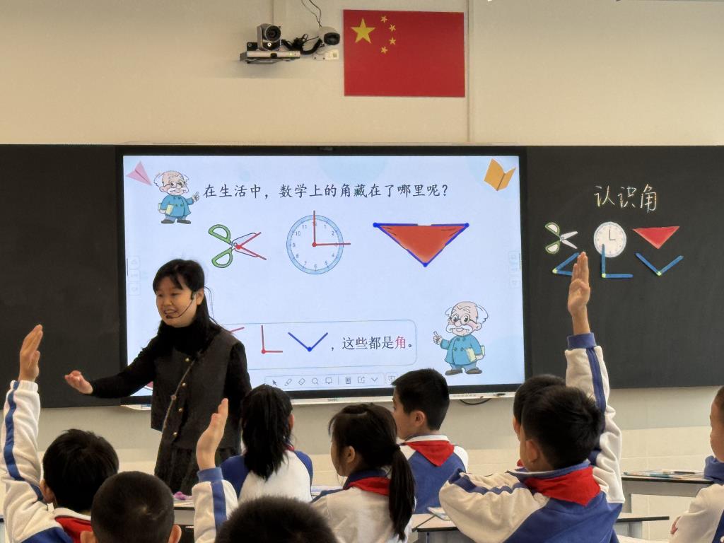 深圳市水库小学开展“水库杯”青年教师赛课活动