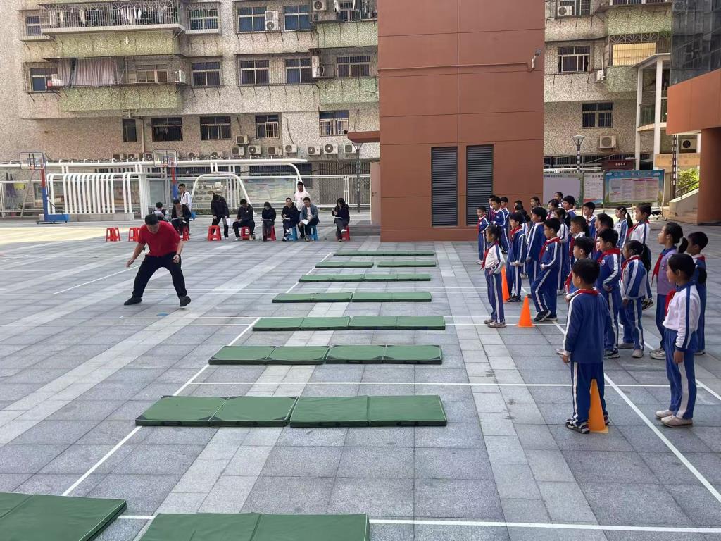 深圳市水库小学开展2024新教师“十项基本功”达标过关行动