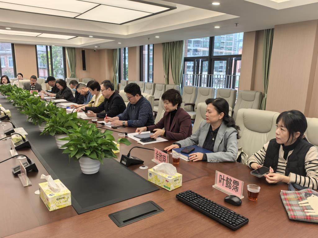 松泉开展2025年新教师过关考核暨初三"考教衔接"视导活动