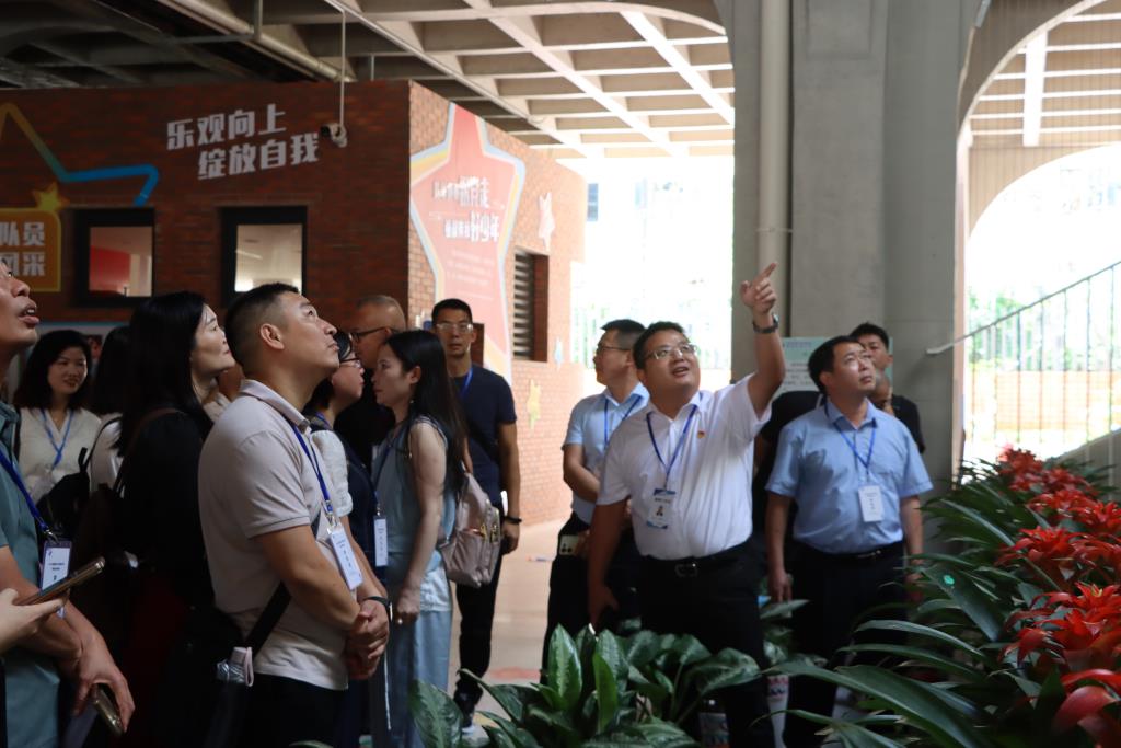 潮安教育同仁走进罗湖外语小学探索教联体办学新路径