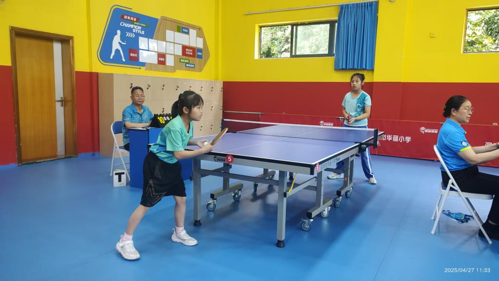 未来学子在2025年罗湖区中小学生乒乓球比赛中闪耀赛场