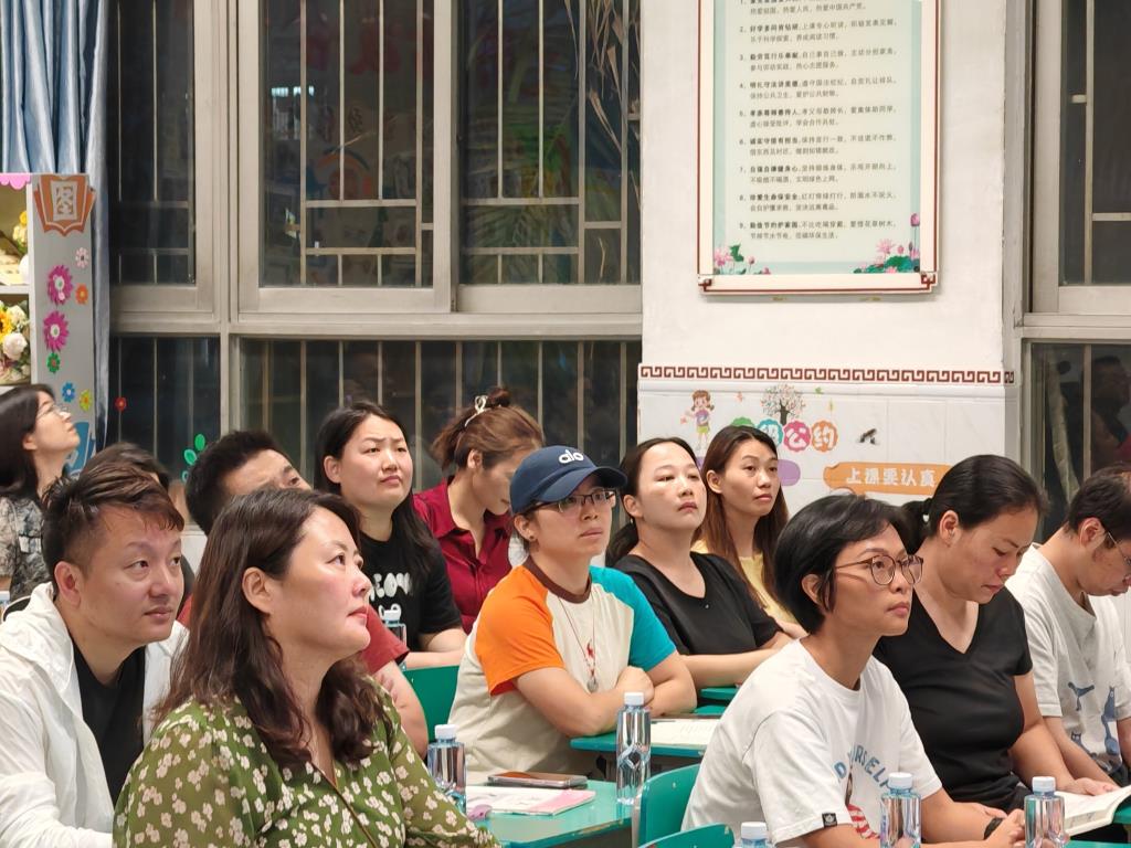 深圳市洪湖小学2025年春季家长会圆满举行