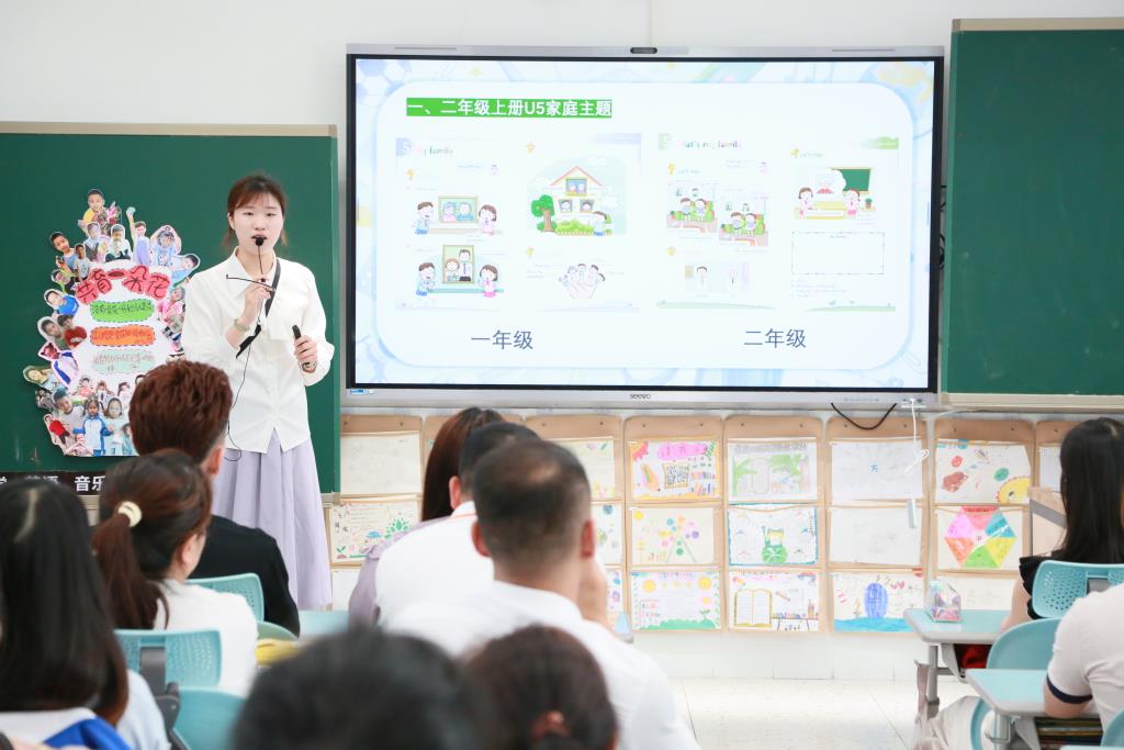 深圳市莲南教育集团安芳小学举行家长开放日活动