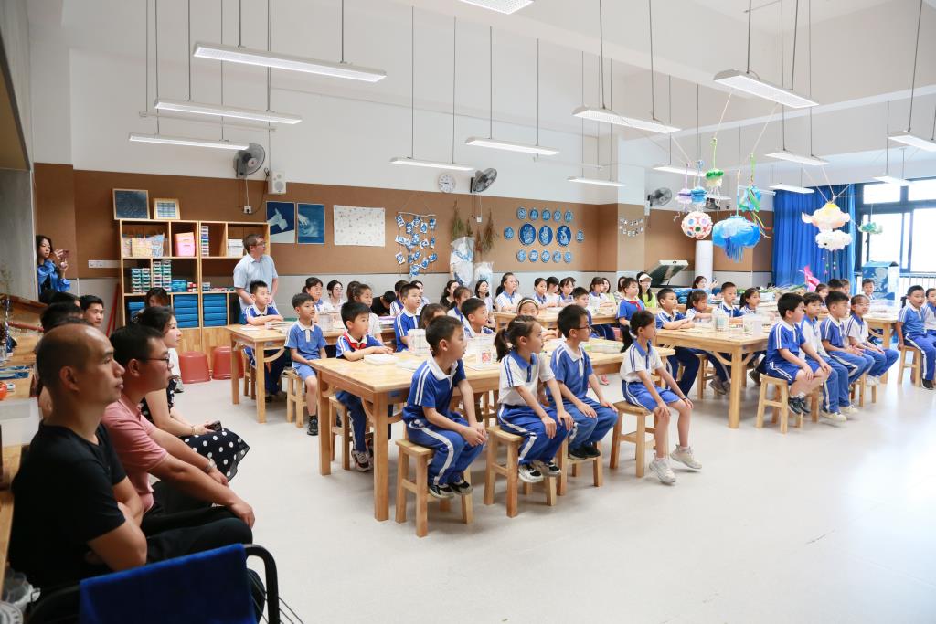 深圳市莲南教育集团安芳小学举行家长开放日活动