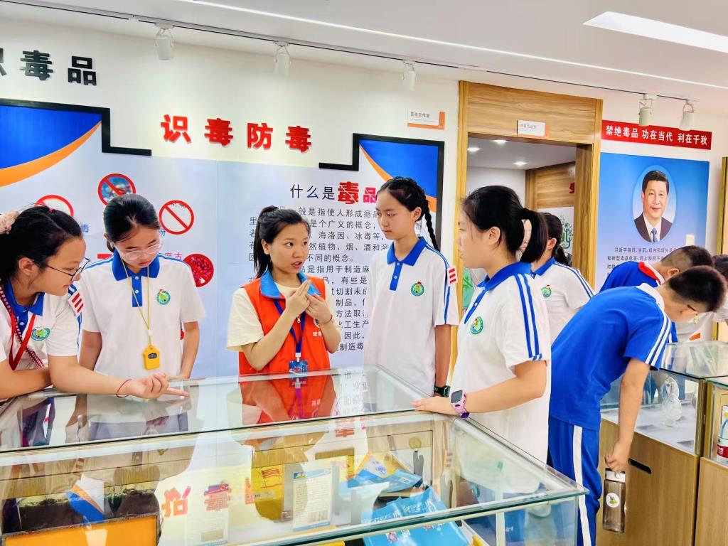 洪湖小学“每周半天计划”出新招：破剧本杀迷局，筑牢禁毒防线