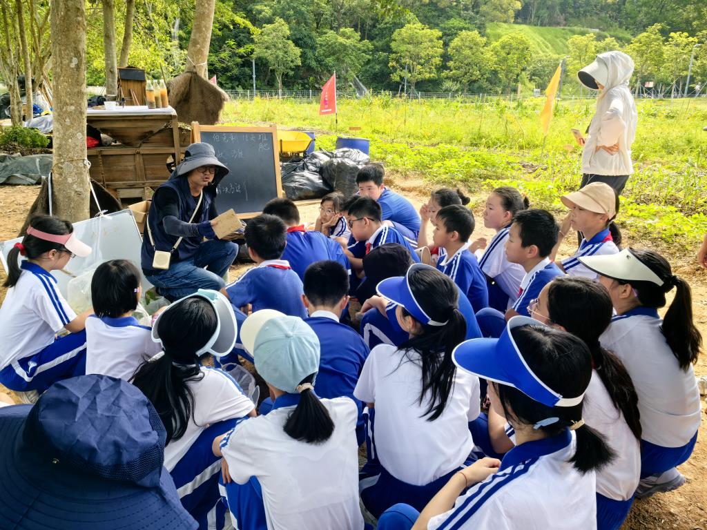 “手植春光，心育未来”校外实践课程（第2期） 暨行走的思政课