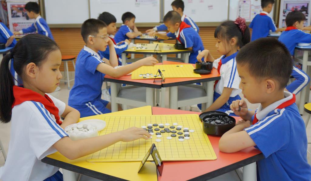 深圳市南湖小学第三届“校长杯”围棋赛落子生辉