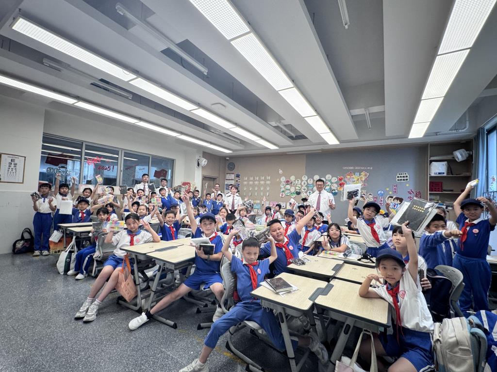 深圳车站走进桃园小学解锁铁路安全密码