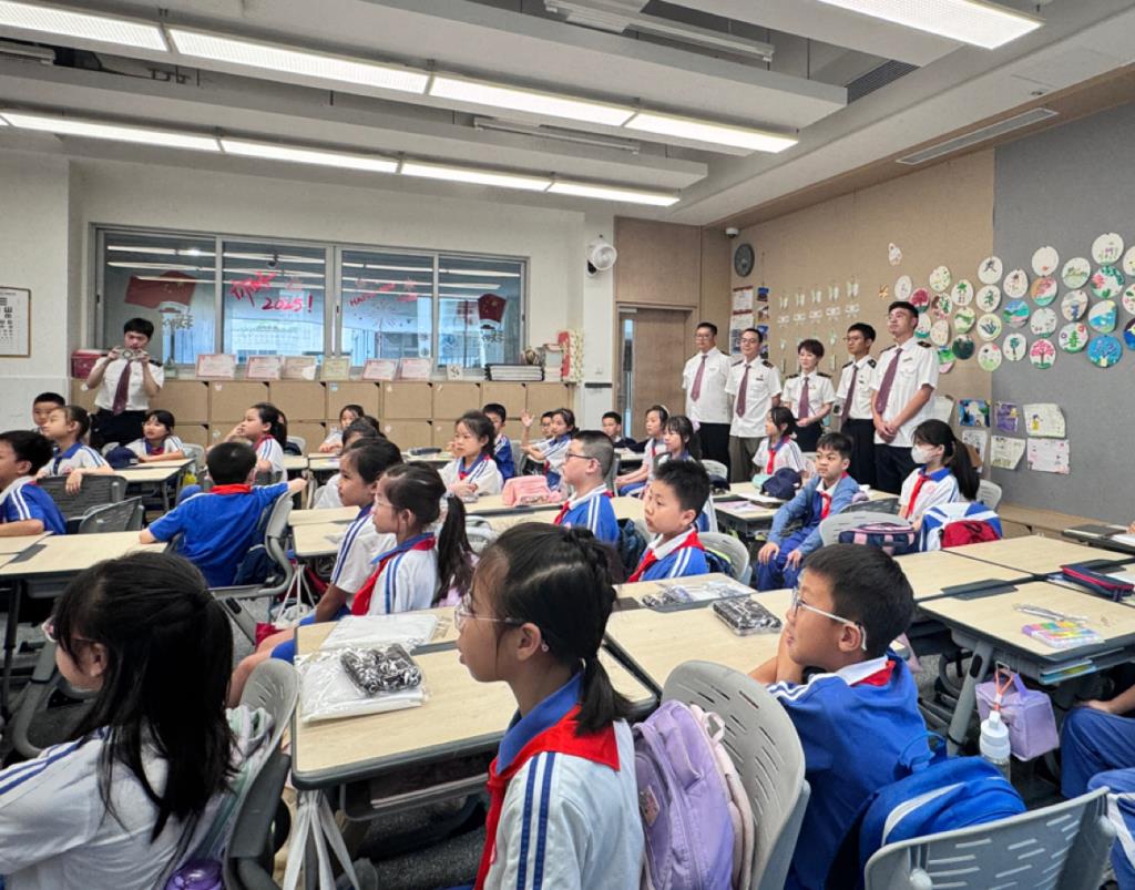 深圳车站走进桃园小学解锁铁路安全密码