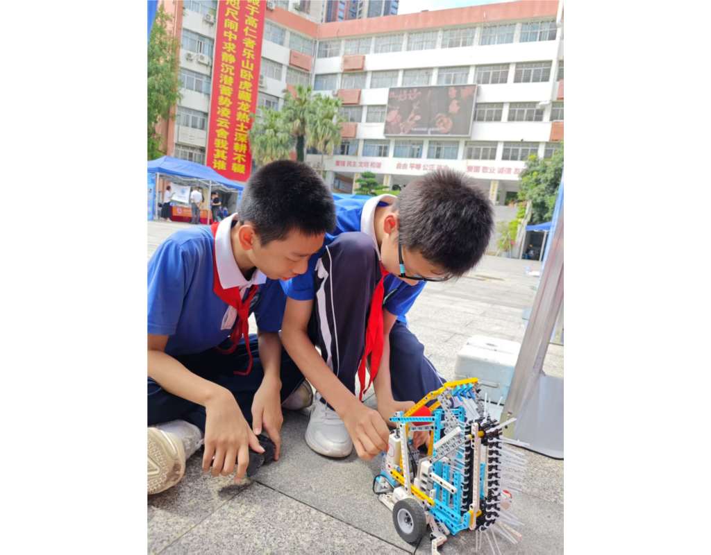 翠园文锦中学精彩亮相彭士禄院士精神进校园暨翠园教育集团202