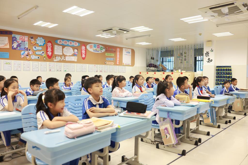 深圳市翠北实验小学第12周主题班会