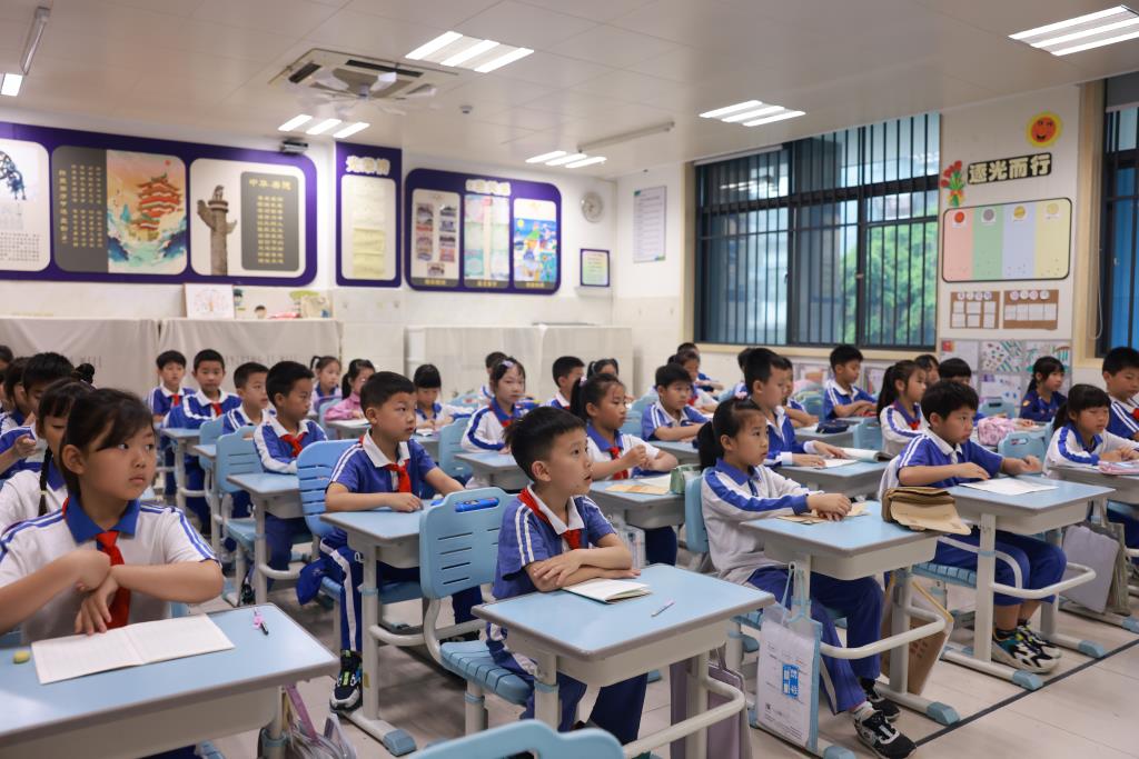 深圳市翠北实验小学第12周主题班会