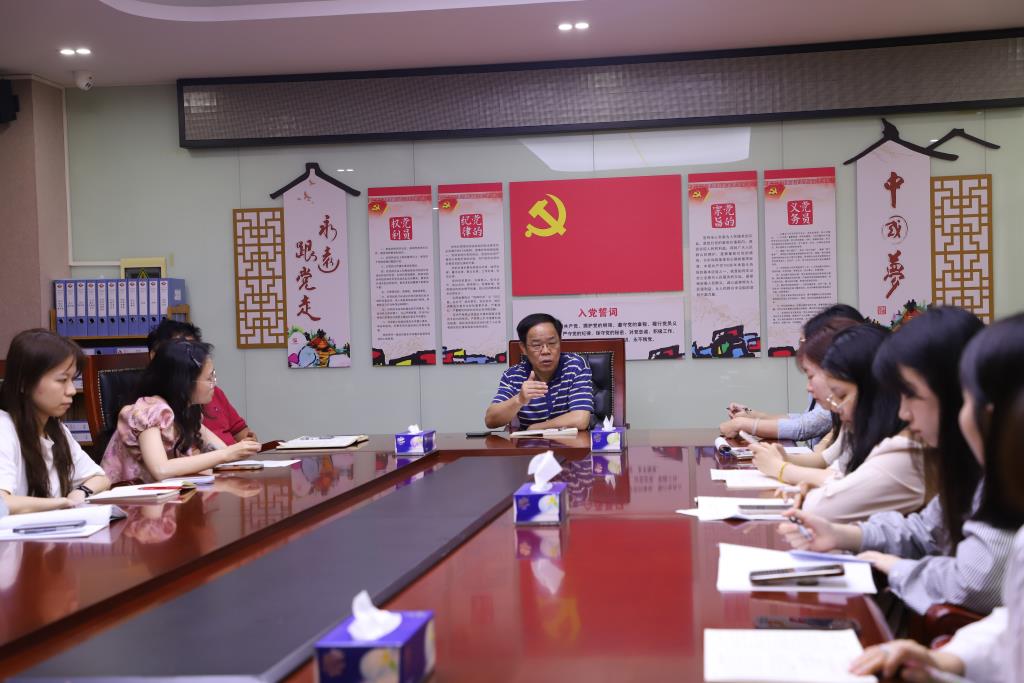 红岭小学·贴心课程｜班主任沙龙以案促“力”智慧同行
