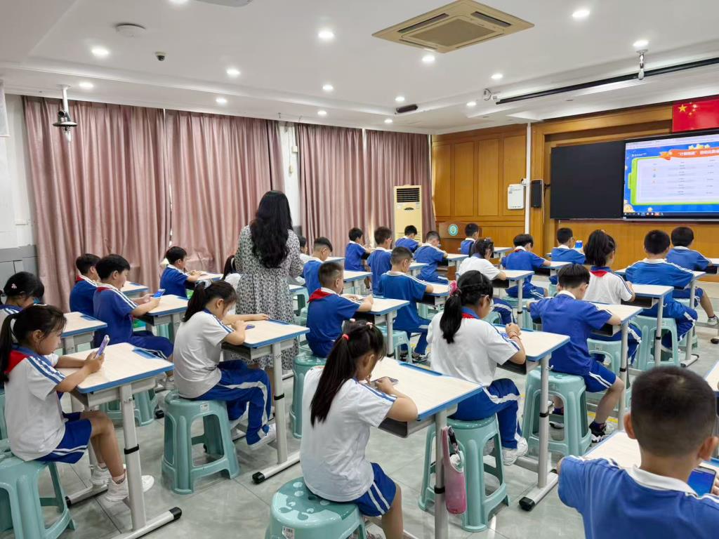 洪湖小学举行“数学好玩”趣味活动