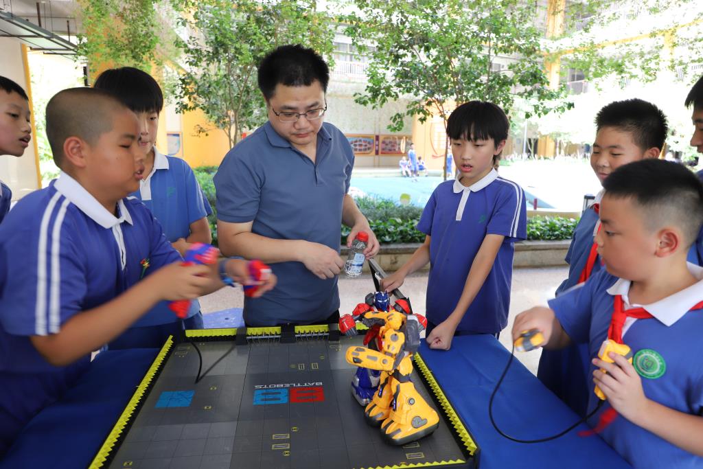 深圳市向西小学举办第六届科技节活动