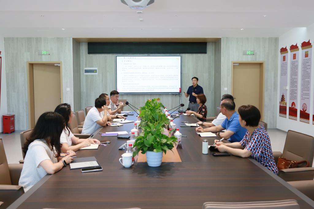 深圳市罗湖区莲南教育集团于安芳小学召开6月例会