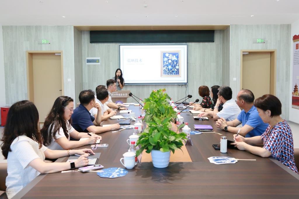 深圳市罗湖区莲南教育集团于安芳小学召开6月例会