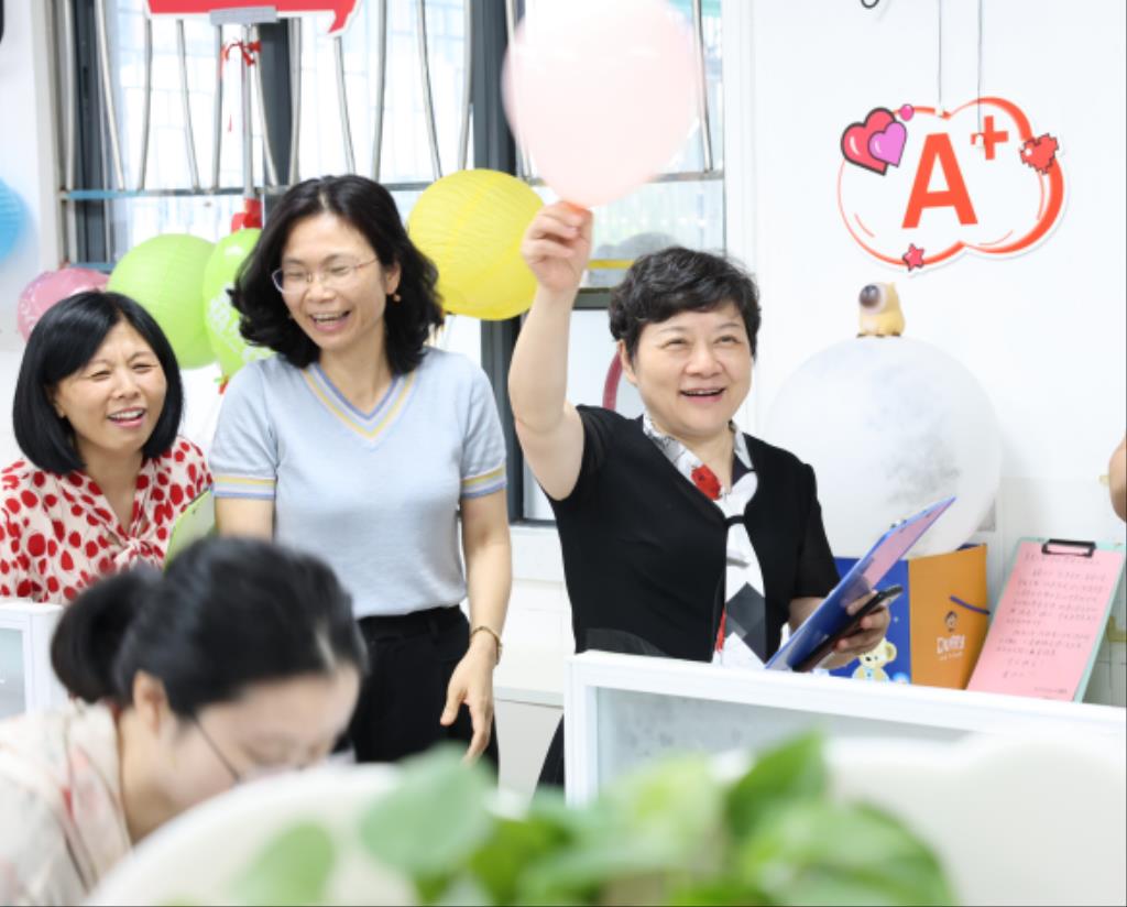 舒军华校长带队评选