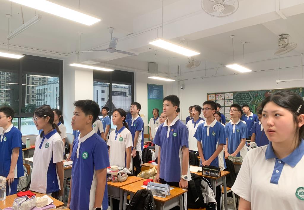 翠园文锦中学举行2025年少先队退队仪式
