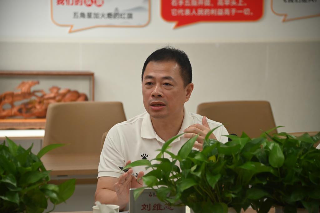 区教育局领导率队视察桂园中学中考考点组织及校园工程进展