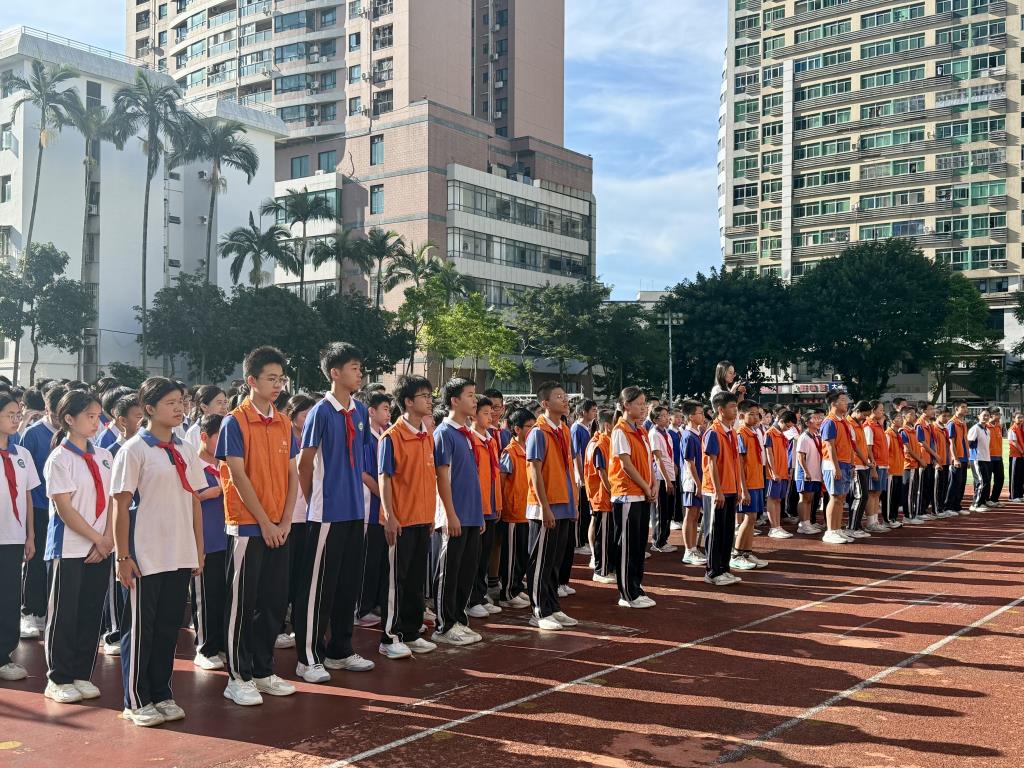 翠园文锦中学开展习近平总书记贺信及第九次 少代会精神专题学习