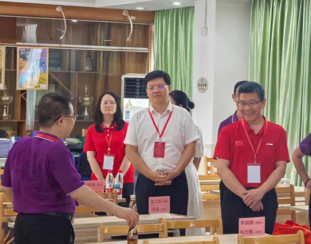 市局领导视察2025年初中学业水平考试罗湖外语实验学校考点