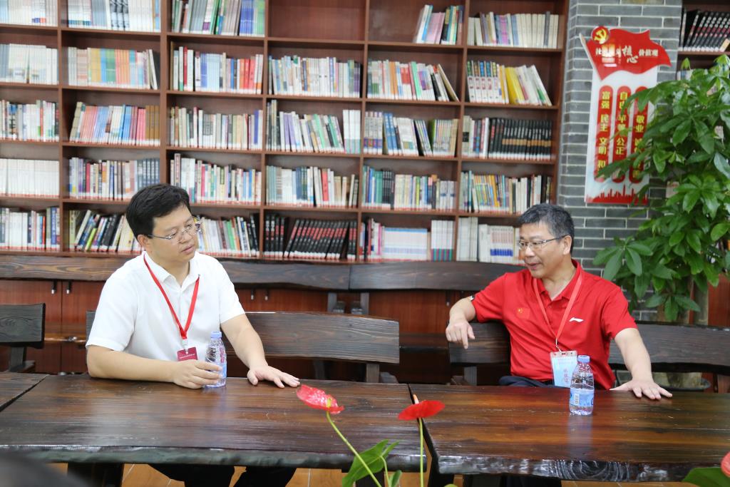 市局领导视察2025年初中学业水平考试罗湖外语实验学校考点