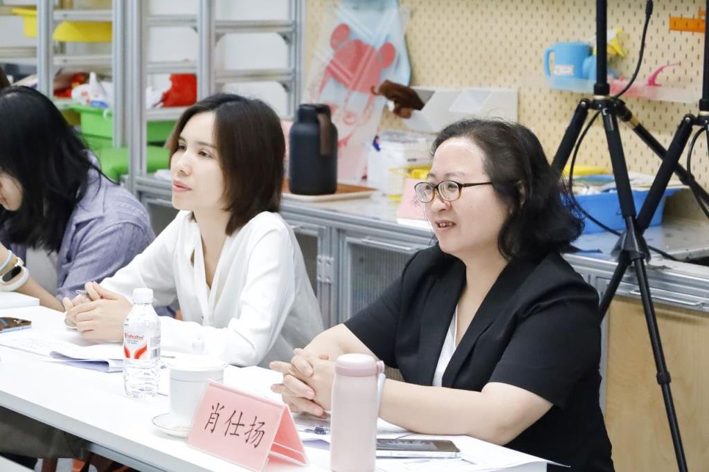 松泉青年教师在罗湖区初中历史“数智课堂”展示活动中表现不俗