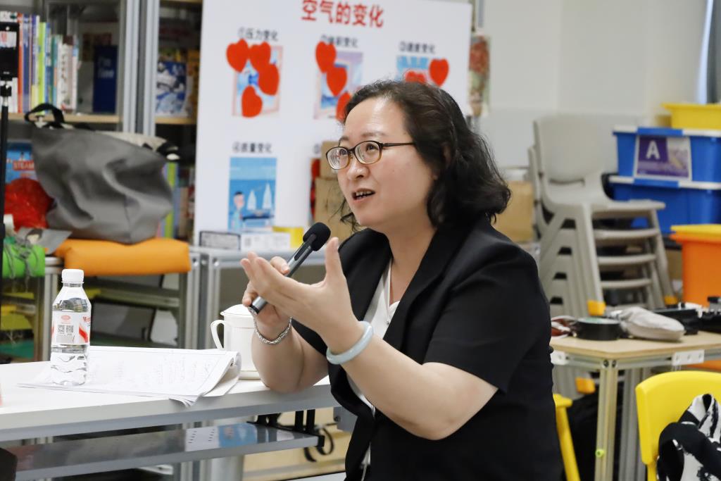 松泉青年教师在罗湖区初中历史“数智课堂”展示活动中表现不俗