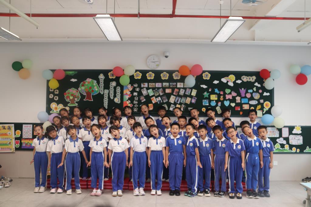 深圳市水库小学开展“‘唱’响‘摊’玩的六一”活动
