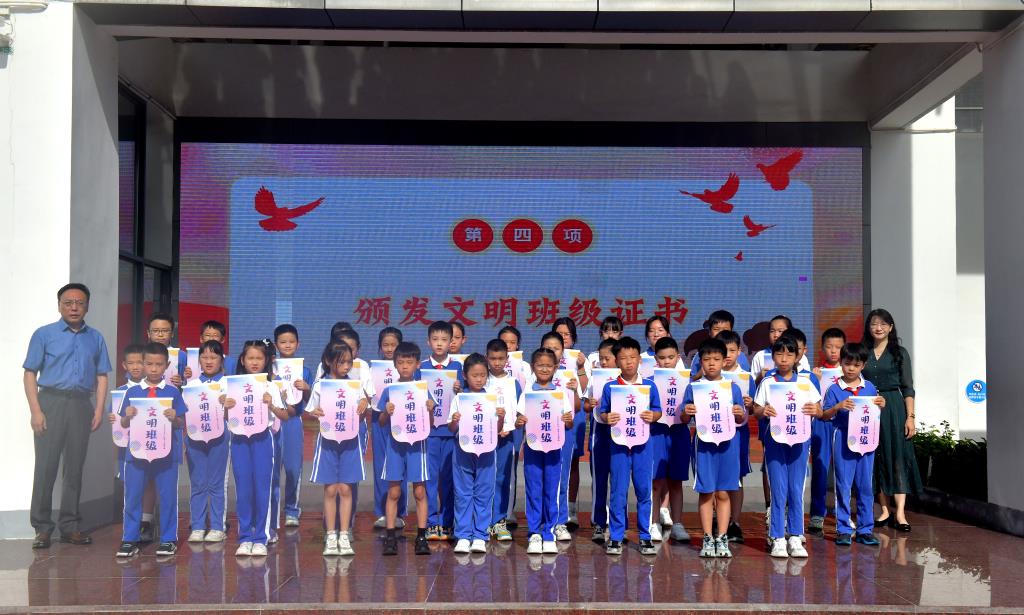 深圳市翠北实验小学第十八周升旗仪式