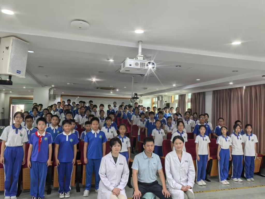 深圳市洪湖小学开展口腔科普主题班会 