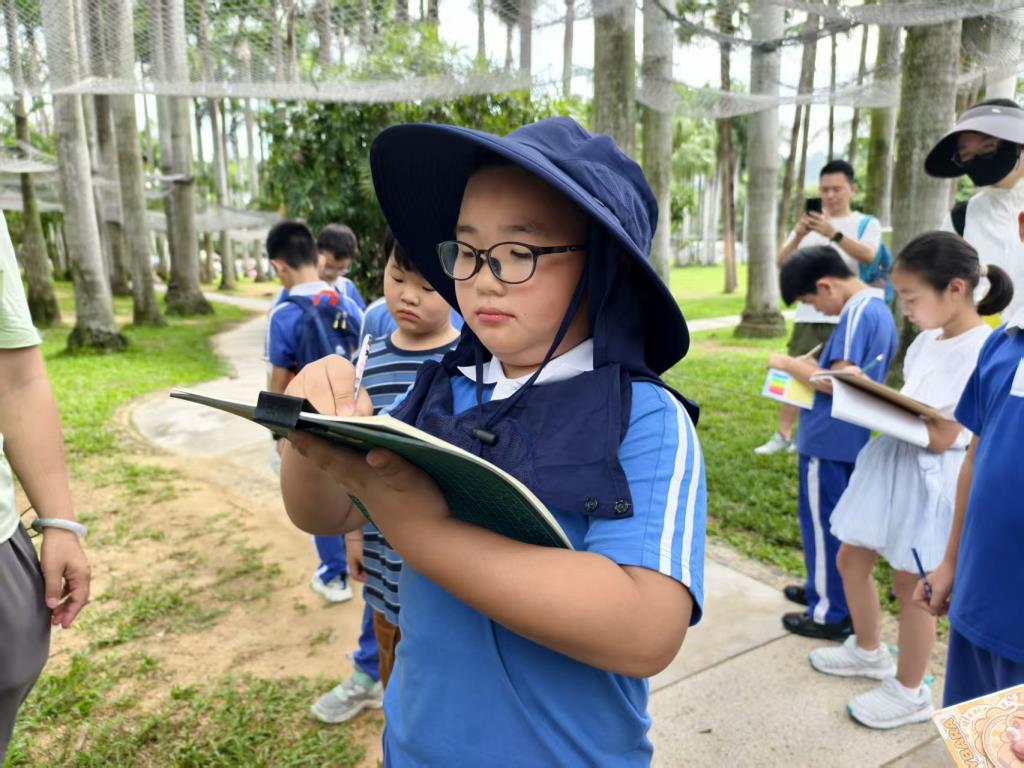 翠北实验小学亲子团探秘东湖公园植物世界