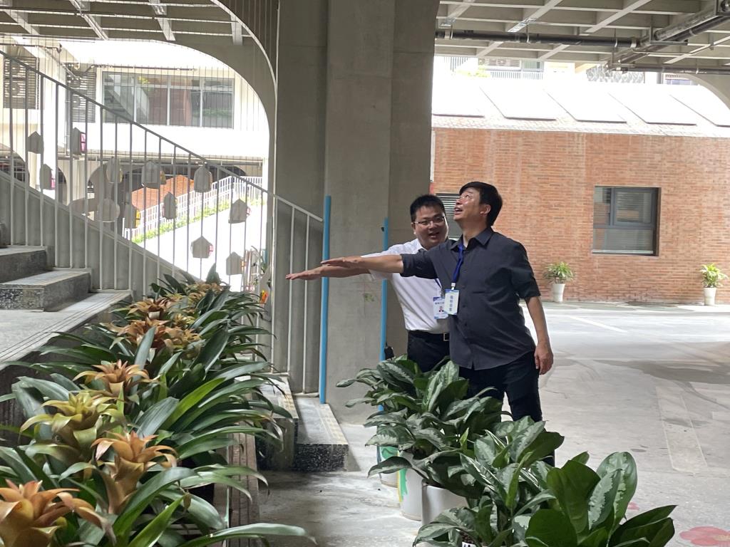 香港姊妹学校校长到访罗湖外语小学