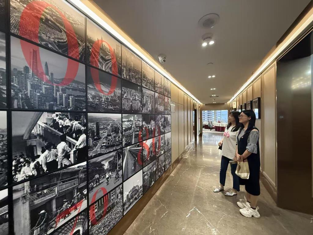 深圳市翠园文锦中学党总支开展“行走的廉政课”主题党日活动