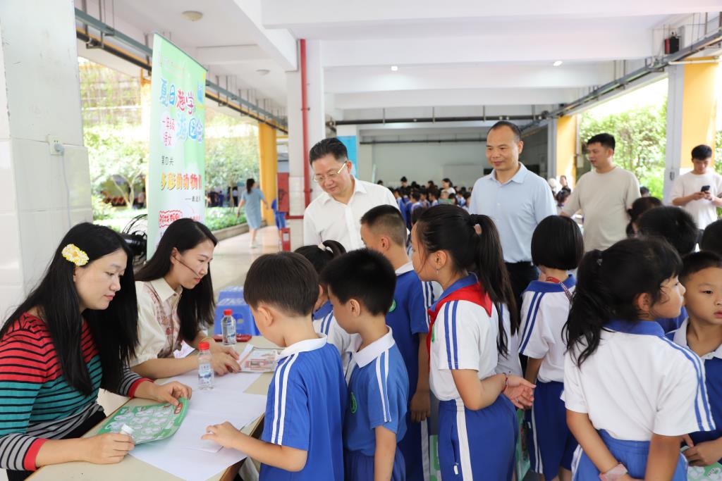 向西小学开展趣味游园学科素养过关活动