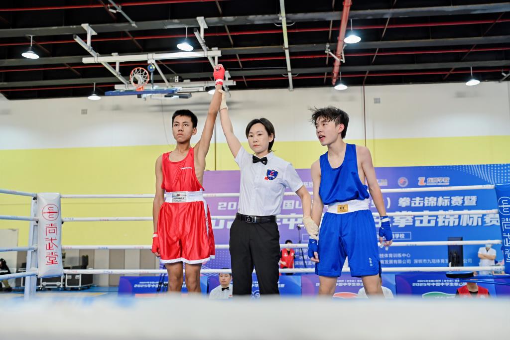 布心学子在全国中学生拳击锦标赛中“拳”力出击，一举夺魁