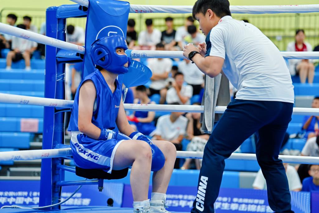 布心学子在全国中学生拳击锦标赛中“拳”力出击，一举夺魁