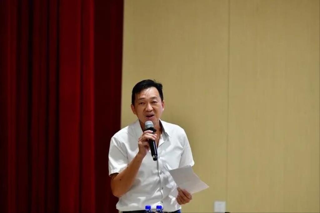 深圳市松泉实验学校隆重召开开学教职工大会
