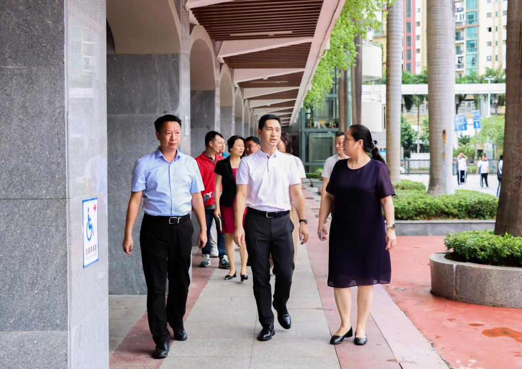 关怀沁教坛，敬师颂恩情