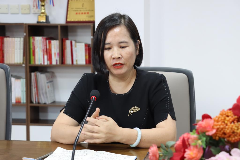 副校长曾小英