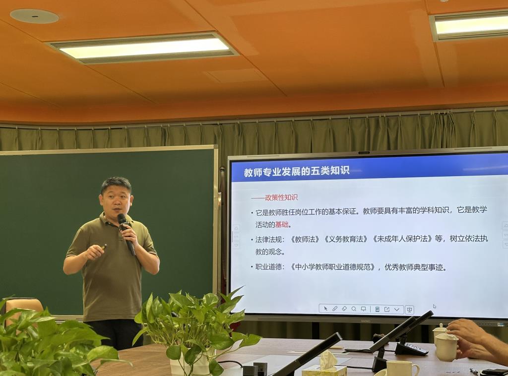 赵校亲切指导