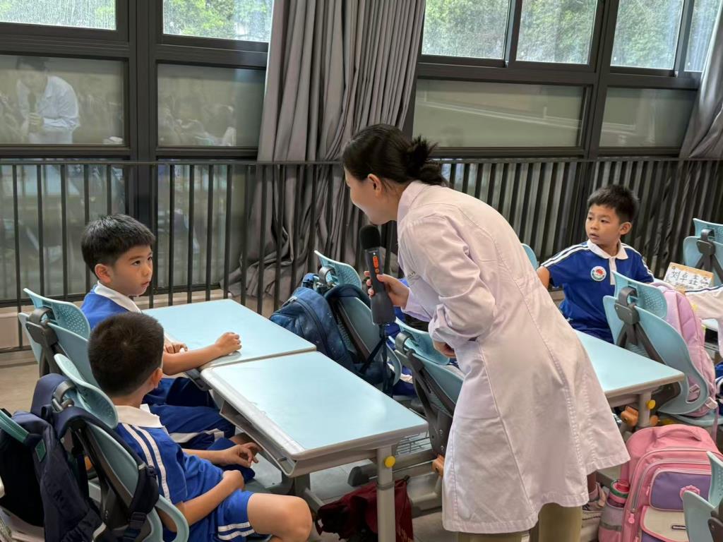 远东医院为深圳市水库小学新生带来护齿“第一课”