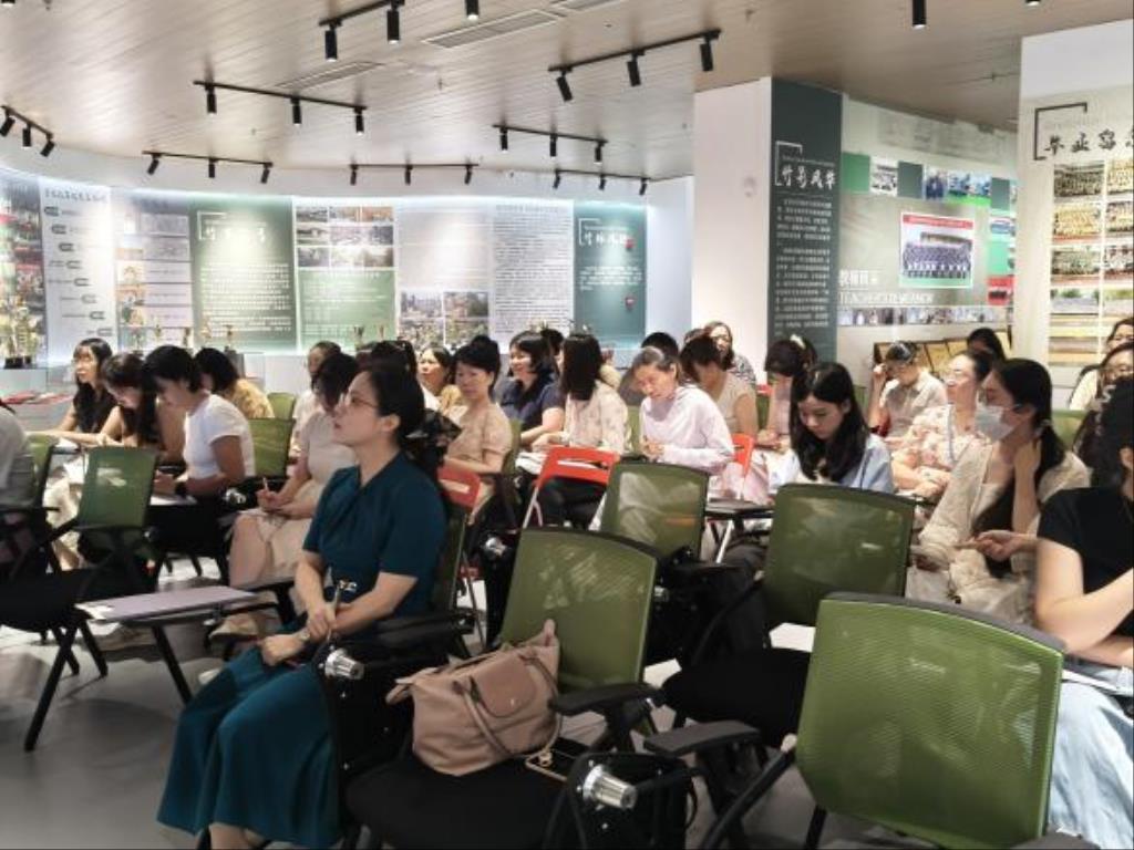 全体语文教师参加
