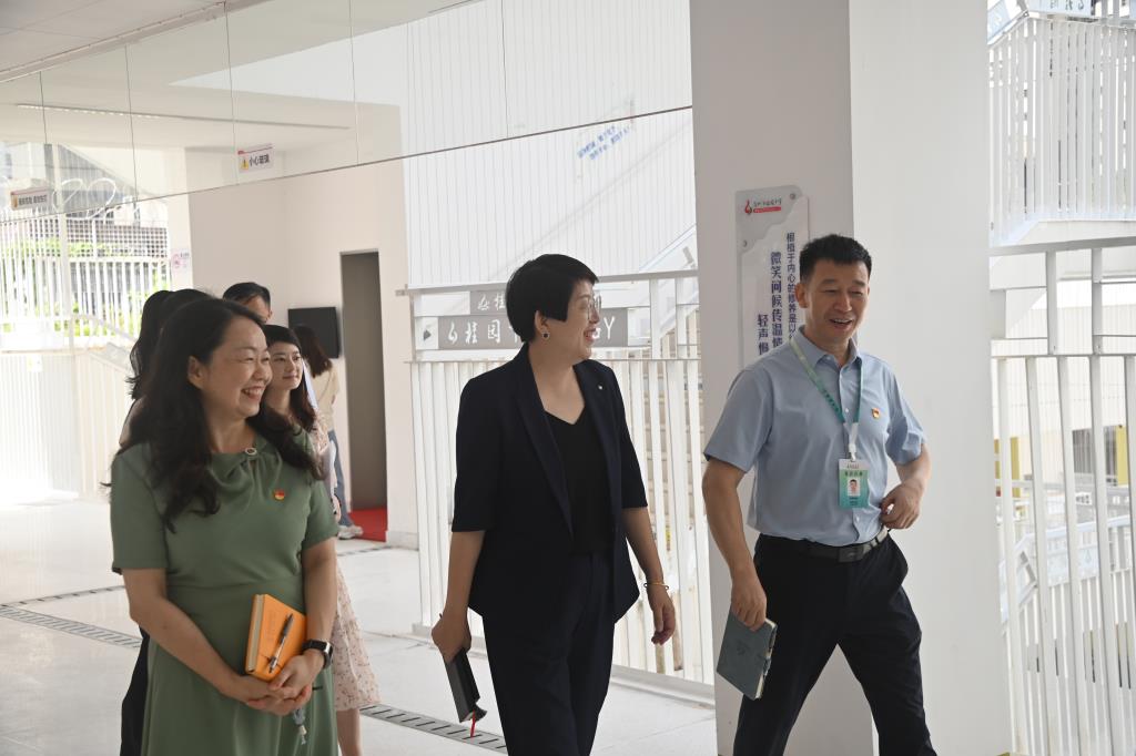 桂园中学三个校区开学工作稳中有序，获局领导高度点赞！