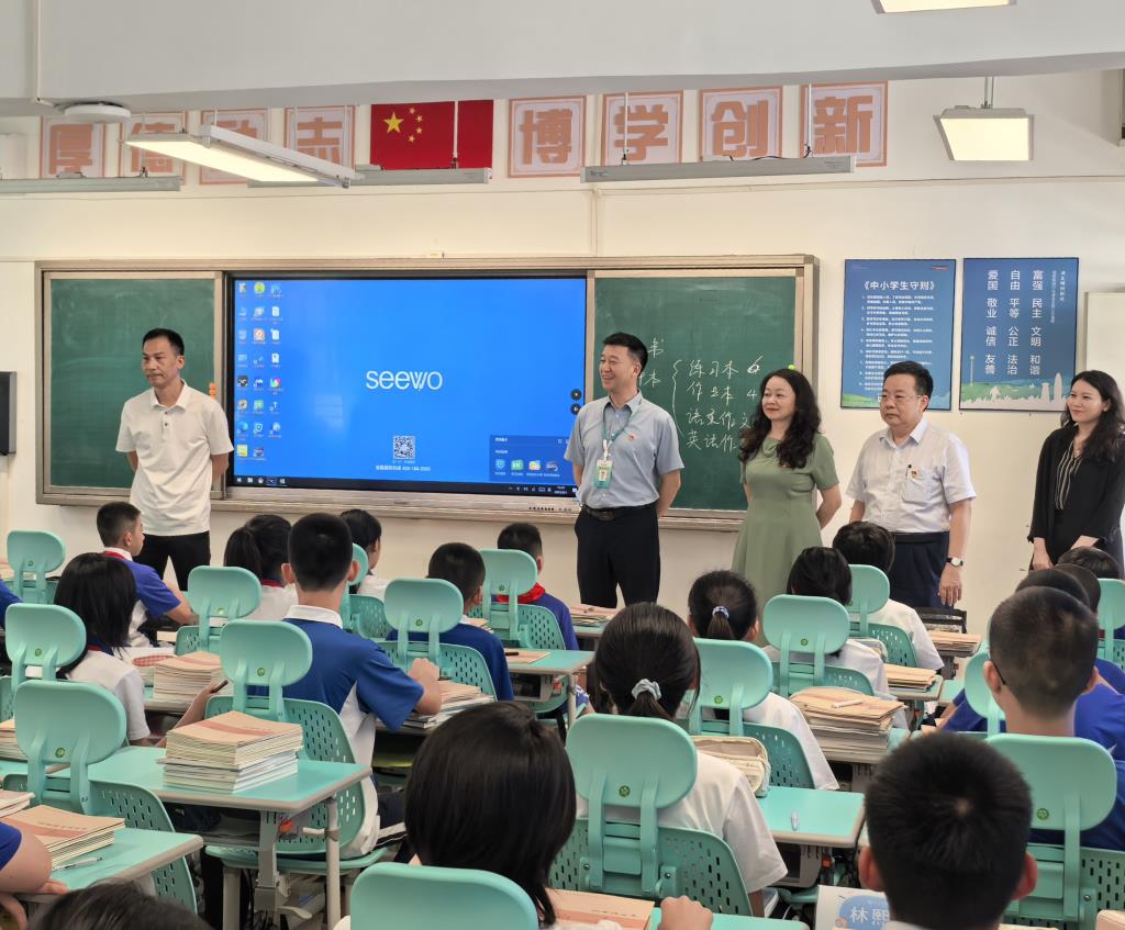 桂园中学三个校区开学工作稳中有序，获局领导高度点赞！