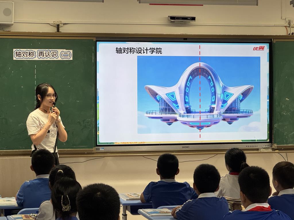 常态观摩促提升，新质课堂现雏形——翠茵学校开展课堂教研活动