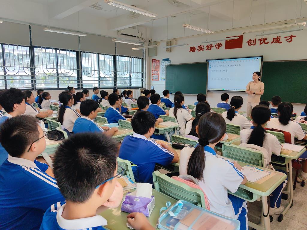 深圳市红桂小学与桂园中学携手共探小初衔接新路径