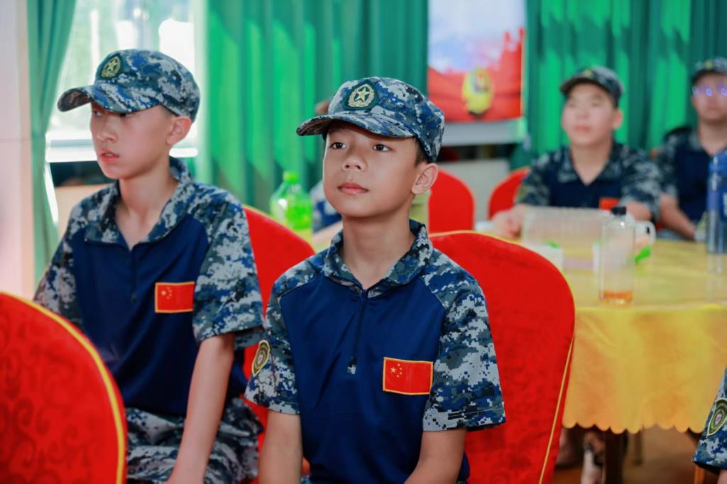 观看阅兵式